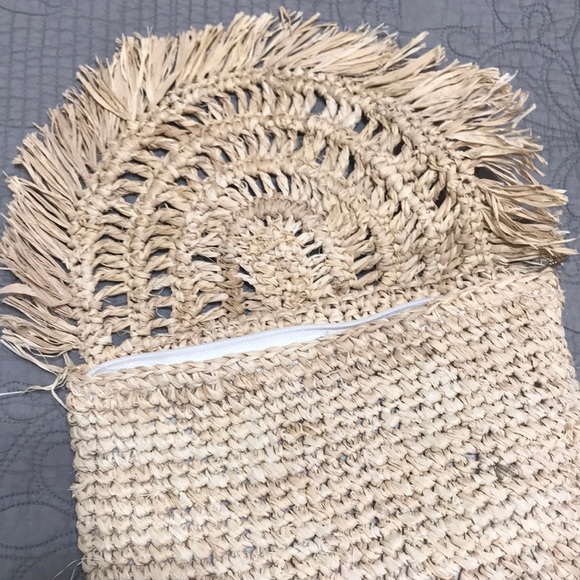 Ellen & James Hans woven clutch - Picture 2 of 3